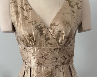 Vestido Adriana Papell de damasco dorado - Talla 6, mezcla de rayón