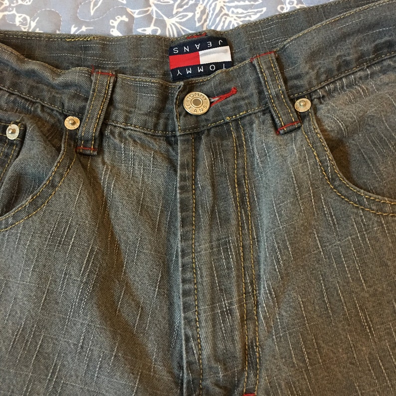 Vintage 90/'s Tommy Hilfiger Tommy Carpenter shorts Flag logo Gray wash 31 Flag spell out Patch