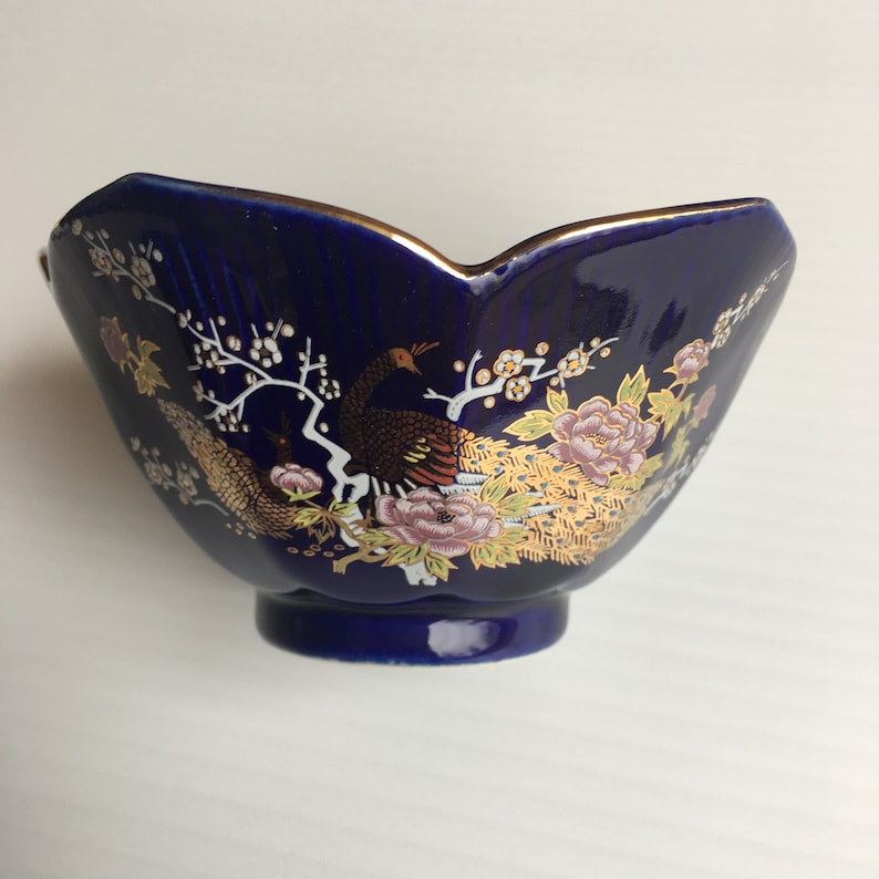 Japan Scalloped Bowls With Peacock /& Flower Design Japanese Bowl