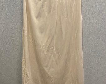 Vintage Komar Size Medium Silky Nylon Floral Lace Hem Long Half Slip USA Made