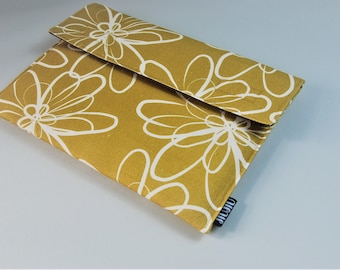 Laptop sleeve, for MacBook 13 inch, 14 inch, 15 inch, 16 inch and other laptop models. Padded/Canvas/floral/mustard yellow.