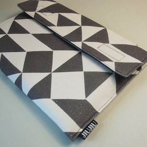 Laptop sleeve, for MacBook 13 inch, 14 inch, 15 inch, 16 inch and other laptop models. Padded/Canvas.