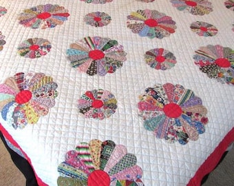 Vintage Hand Quilted Dresden Plate Quilt | Heirloom| 83x90 | Cottage Farmhouse Decor | Handmade