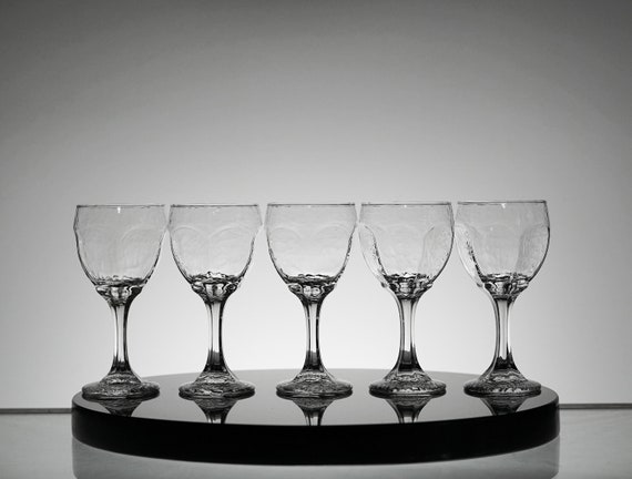 Clear Large Textured Wine Glass