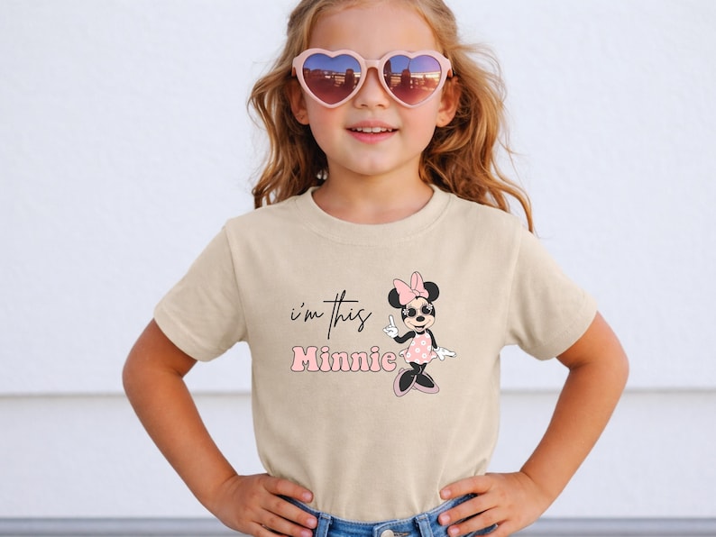 Camiseta de cumpleaños para niños pequeños "Soy esta Minnie", Camiseta de cumpleaños de Minnie Mouse, Camiseta de Minnie para niños de un año, Camiseta de viaje de cumpleaños de Disney imagen 9