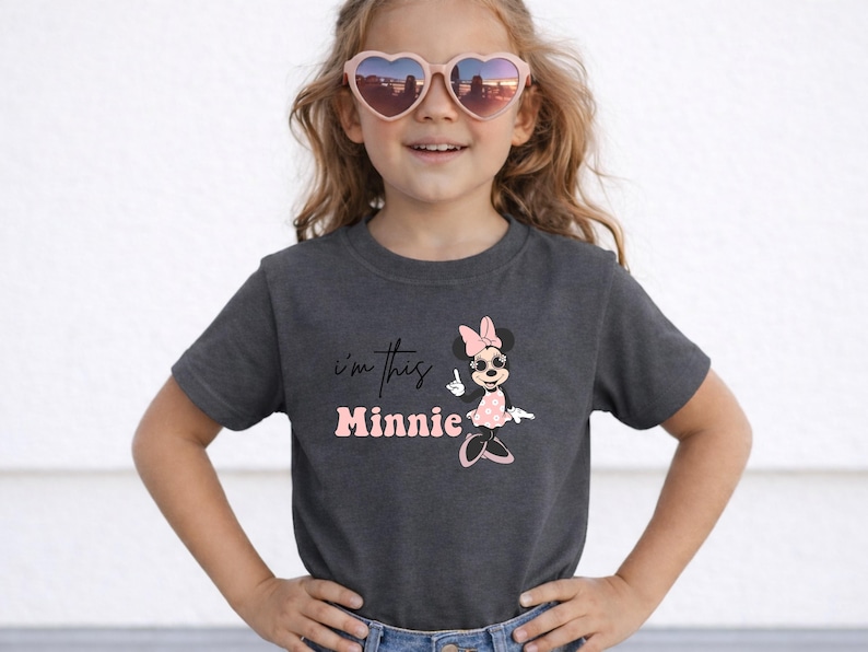Camiseta de cumpleaños para niños pequeños "Soy esta Minnie", Camiseta de cumpleaños de Minnie Mouse, Camiseta de Minnie para niños de un año, Camiseta de viaje de cumpleaños de Disney imagen 2