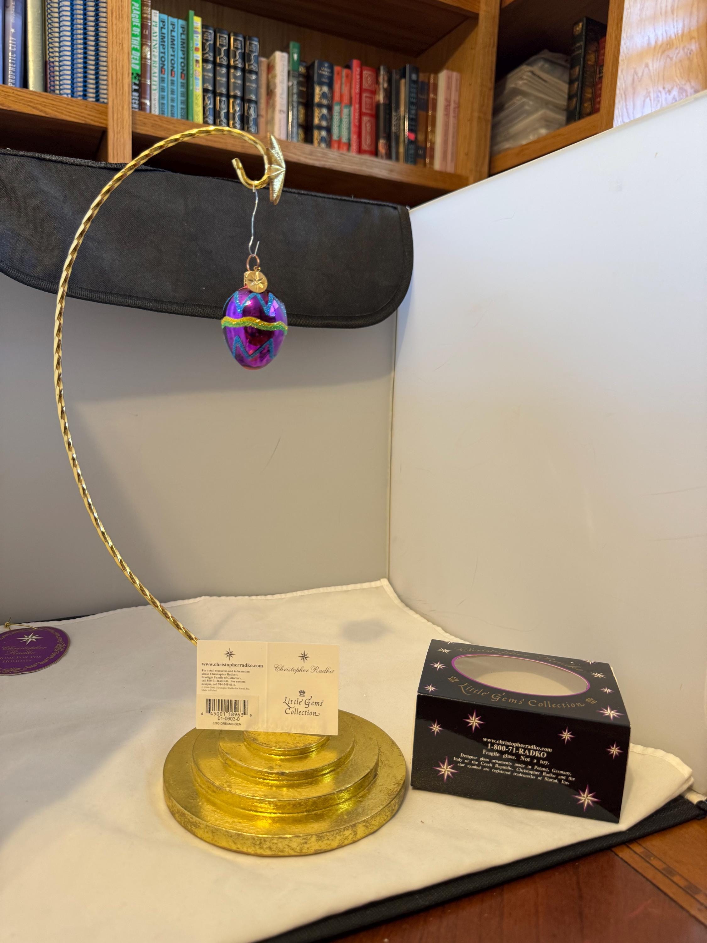 クリストファー・ラドコ - 「エッグ・ドリームス」 - クリスマスツリー