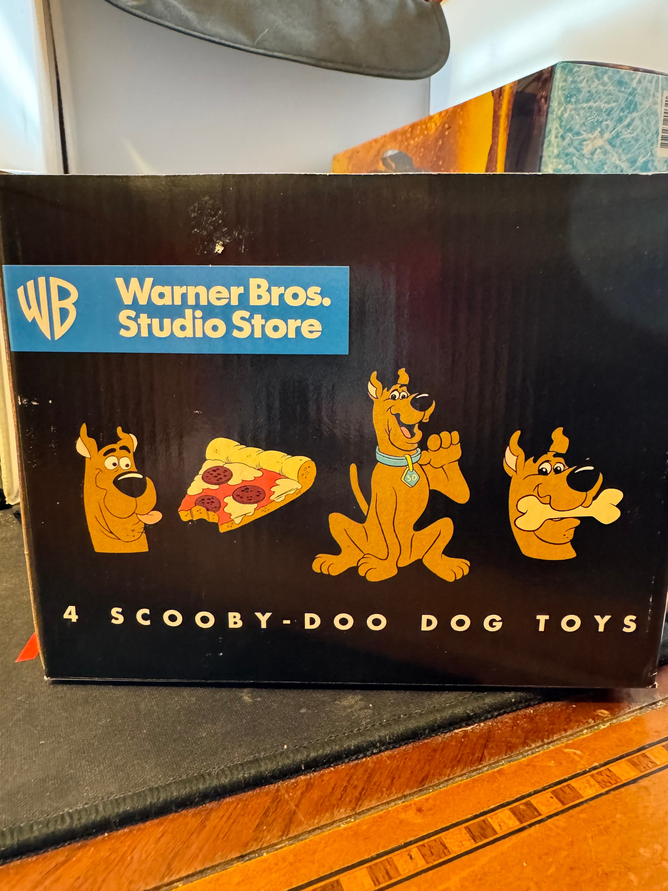 New 1997 Warner Brothers Hanna-barbera Scooby-doo Bobblehead