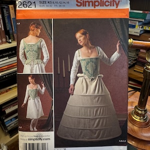 Simplicity Mönster 2621 Storlek K5 8, 10, 12, 14, 16 - Fröknarnas underkläder från 1500-talet