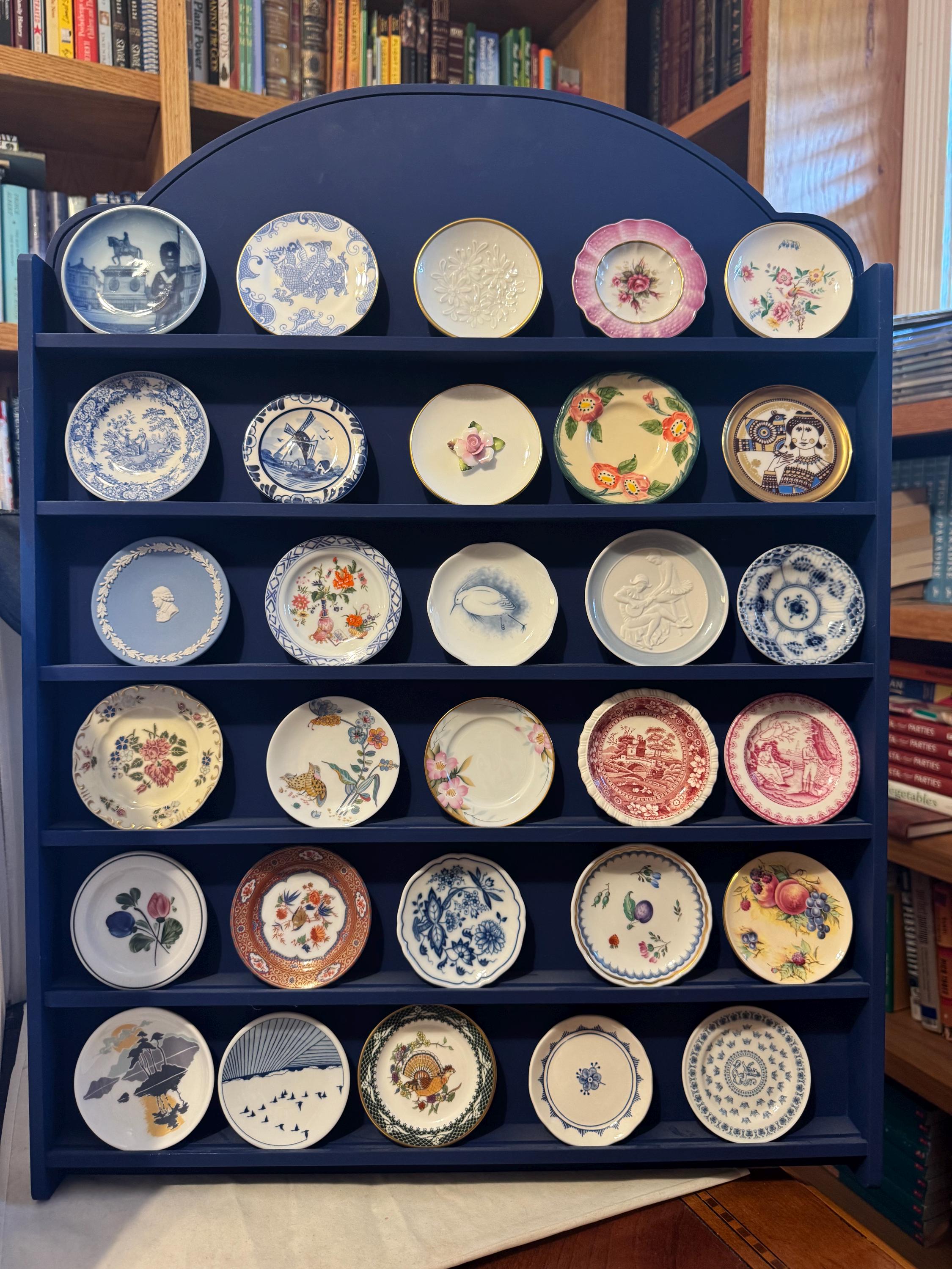 Miniature Plates of the World's Great Porcelain Houses Complete