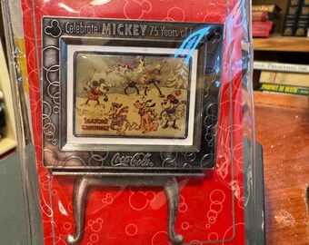 Disney - Celebrate Mickey 75 Years of Fun Coca-cola - Season's