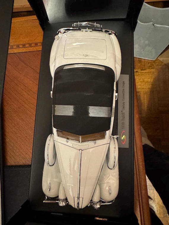Fairfield Mint - 1938 Buick Century Cabriolet Coupé, Weiß 1/18 - In Box