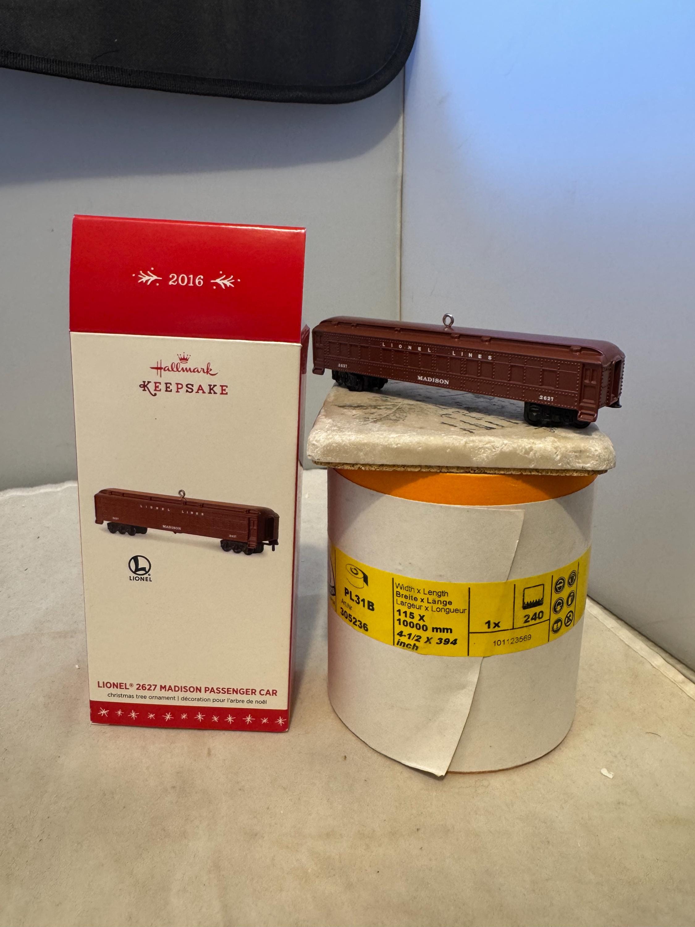 Hallmark Keepsake - Lionel 2627 Madison Passenger Car - Christmas