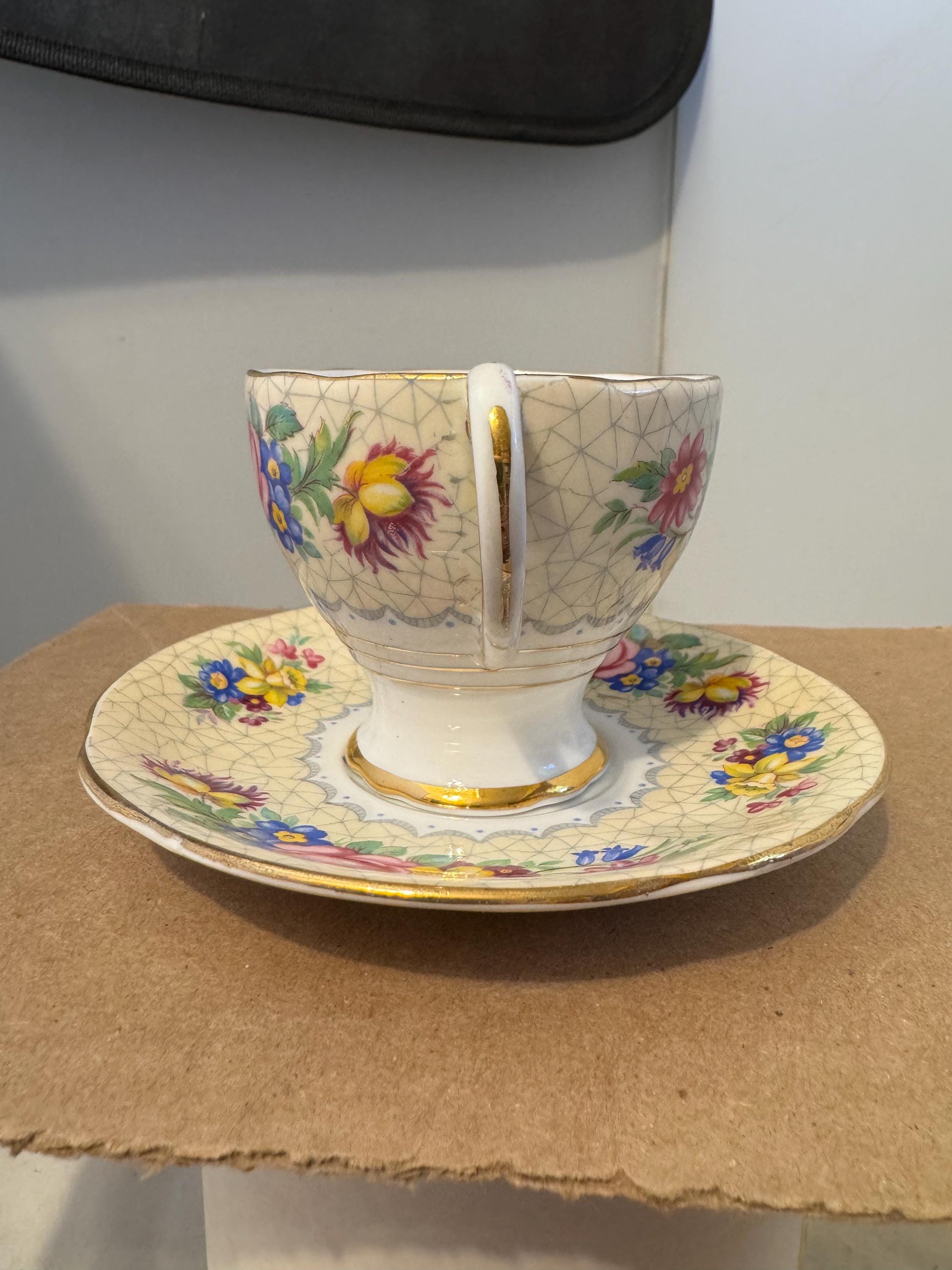 Royal Standard Fine Bone China England Tea Cup and Saucer - Used