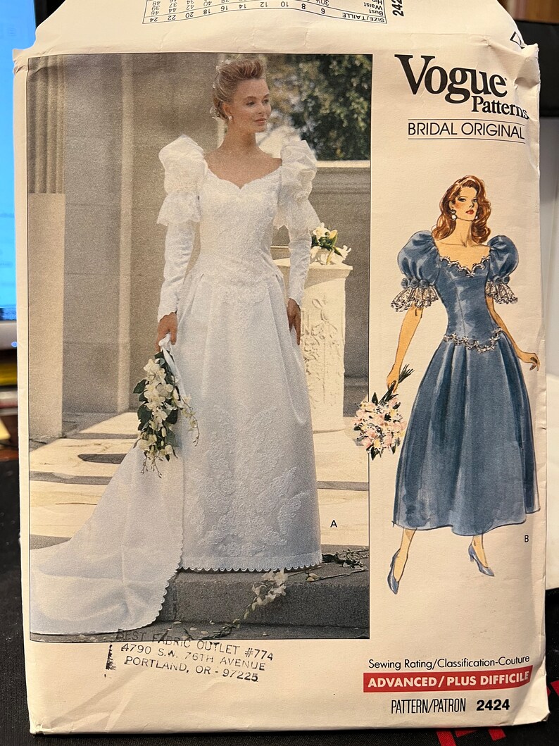 2424 Feature Vogue Patterns 2424 - Misses' Dress & Petticoat - Etsy