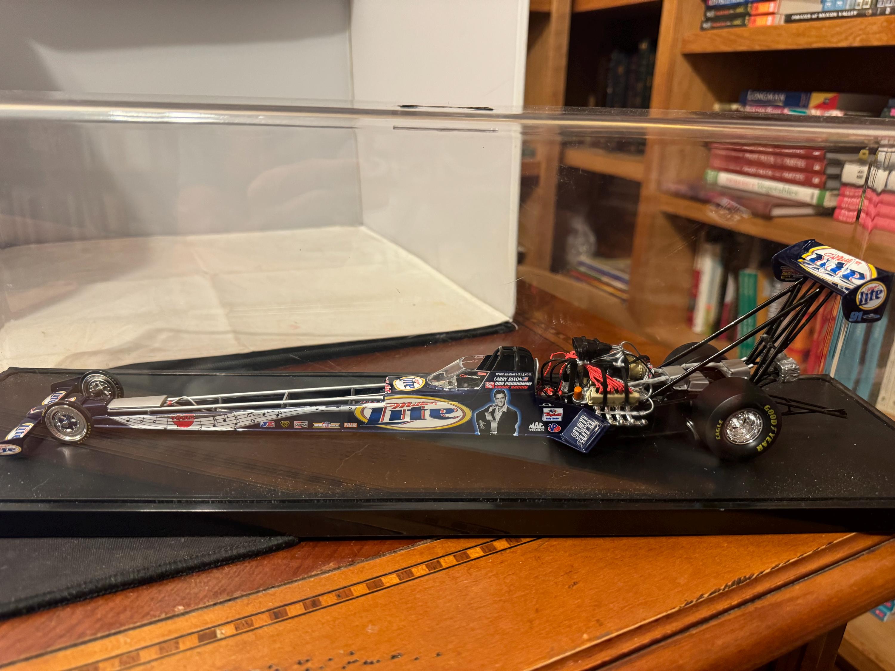 Action 1/24 Scale 2002 Diecast Top Fuel Dragster Larry Dixon