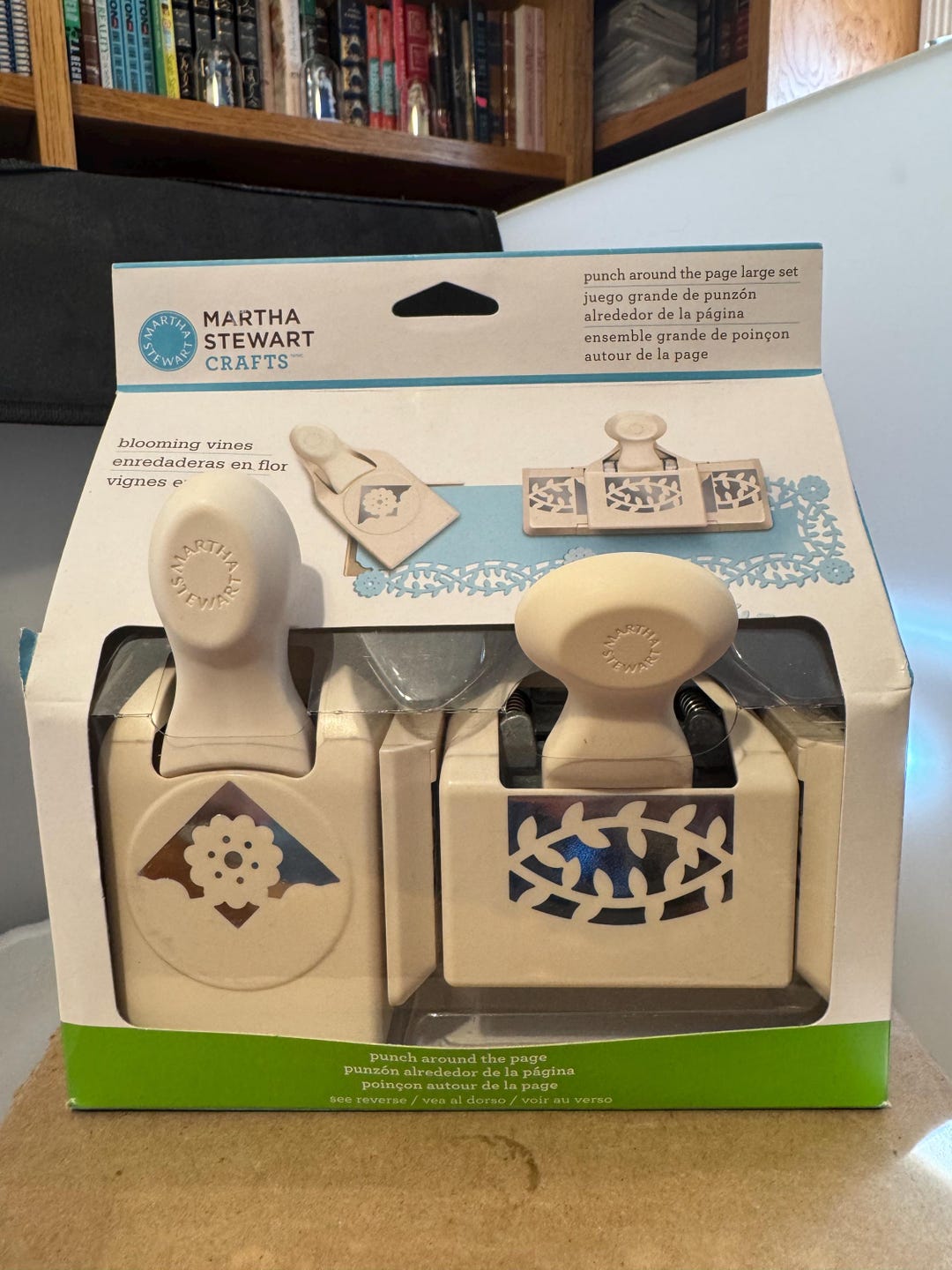 マーサ・スチュワート・クラフト - パンチ・アラウンド・ザ・ページ