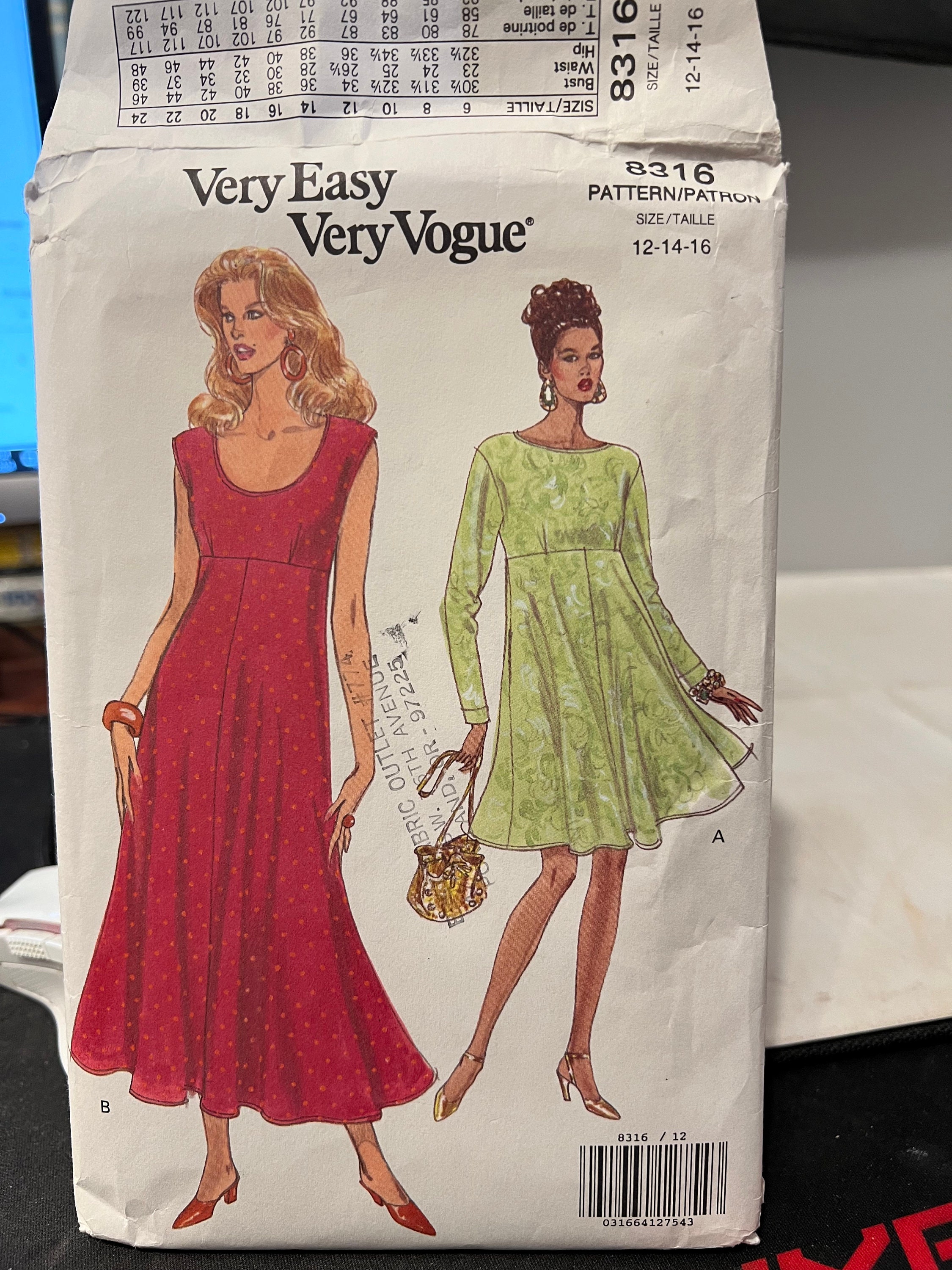 Vogue Patterns 8316 - Misses' Dress Size 12-14-16