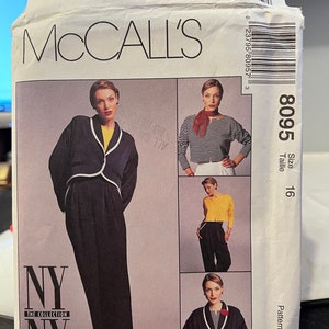 McCall's Patterns 8095 - ongevoerd jasje, topje en broek juffrouw - alleen top voor stretchbreisels maat 16