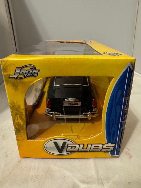 V Dubs Jada Toys - 1965 Volkswagen 1600 TL (fastback) - 1:24 Scale