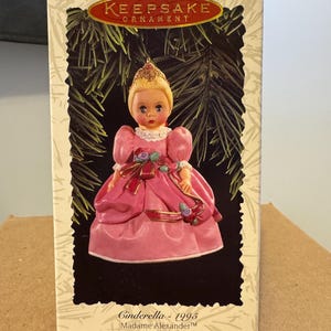 Hallmark Keepsake Ornament - Cinderella 1995 - Madame Alexander