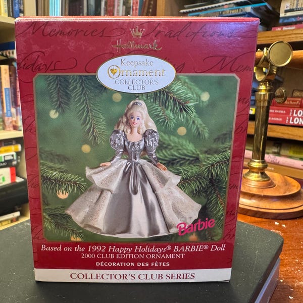 Hallmark Keepsake Ornament - Barbie - Based On The 1992 Happy Holidays Barbie Doll