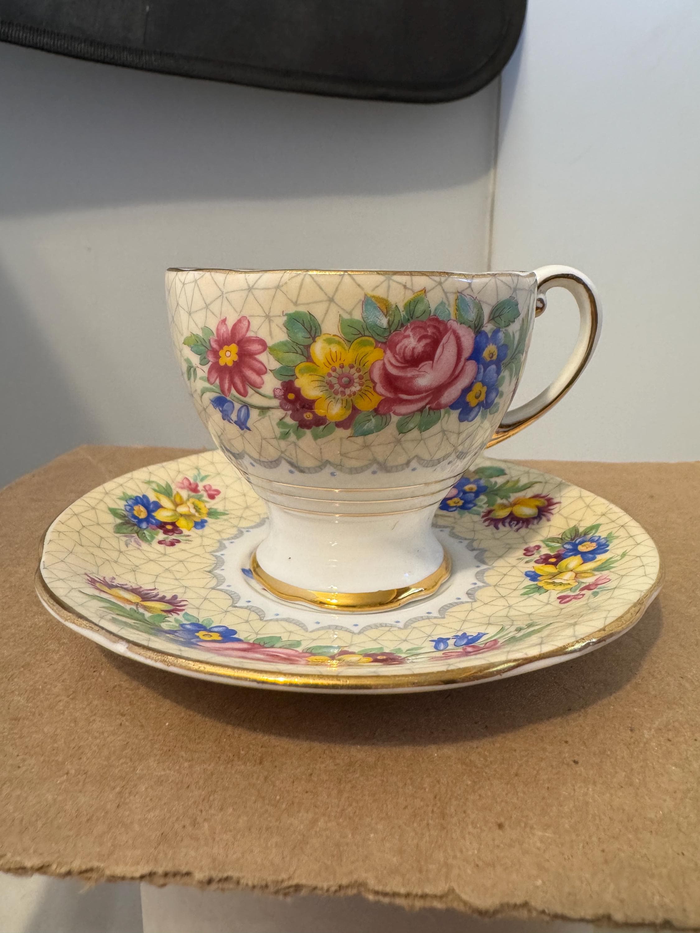 Royal Standard Fine Bone China England Tea Cup and Saucer - Used
