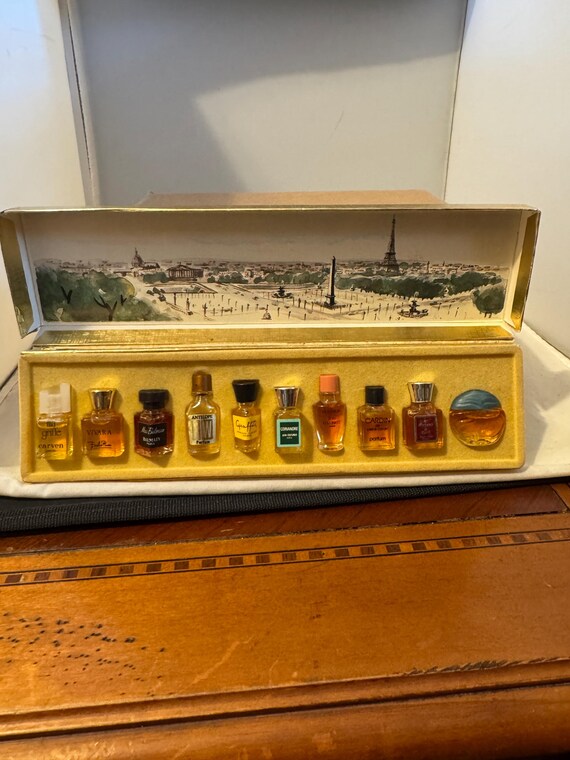 Les Meilleurs Parfums De Paris - Set of 10 - Etsy