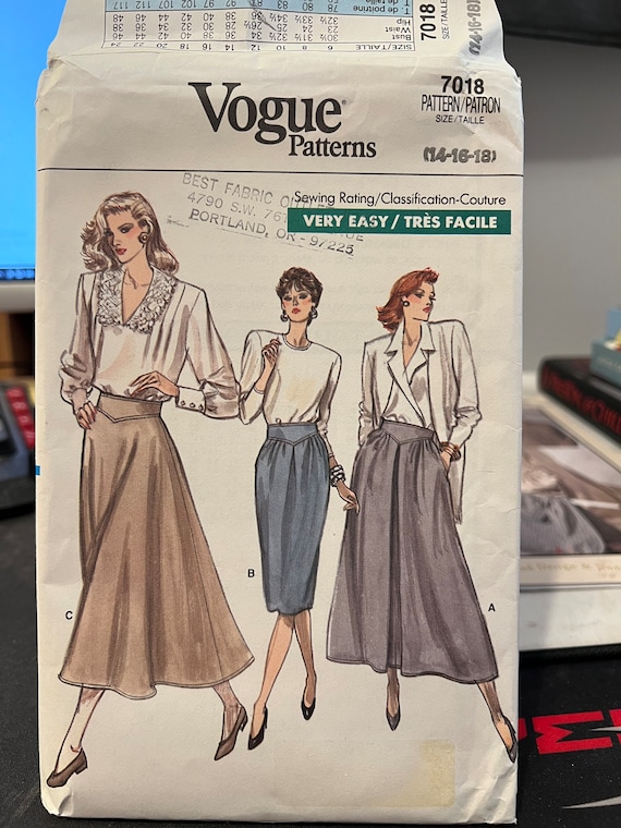 Vogue Patterns 7018 Size (14-16-18) Misses' Petite Skirt