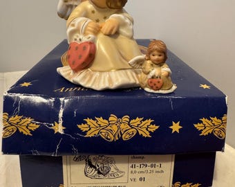 フンメル人形 レアな箱入りコレクターシリーズ1972年のクリスマス