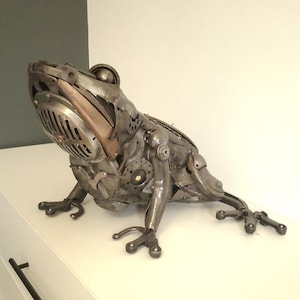 Steampunk Metal Anuran Sculpture, Kinetic Mechanical Art, Home Decor,Unique Gift, scrap art, recycling and garbage, exclusives