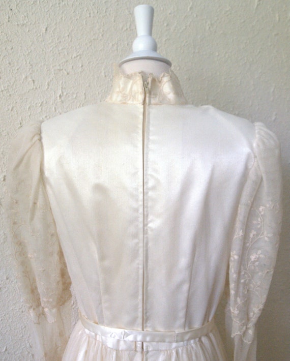 Exquisite/Romantic Creme Laced Boho Wedding Dress… - image 4