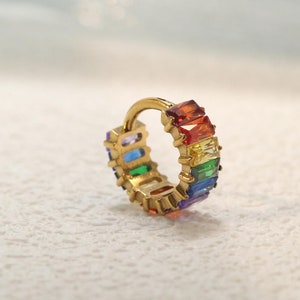 Platz Regenbogen Zirkonia Nase Hoop 316L 16G Scharnier Segment Ring Conch Knorpel Ring Nasenring