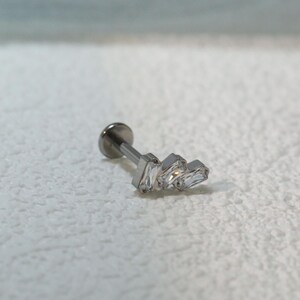 長方形 CZ チタン リップ スタッド 内ネジ ピアス ジュエリー 16G メデューサ/モンロー トラガス スタッド ジュエリー