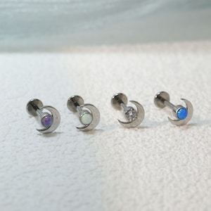 キュートなムーンリップピアス、トラガスピアス、コンクピアス、メデューサ/モンローピアス、16Gオパール/CZチタン