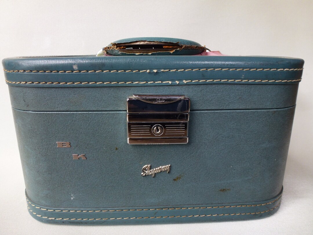 Vintage Skyway Carry on Bag Hard Sided Luggage Antique Blue Vintage Skyway Carry on Bag Hard Sided Luggage Antique Blue