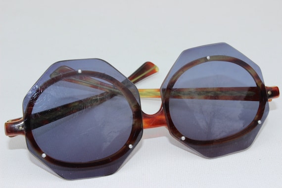 Vintage Octagonal Horn Rimmed Sunglasses Jackie O Sunglasses  display picture 3