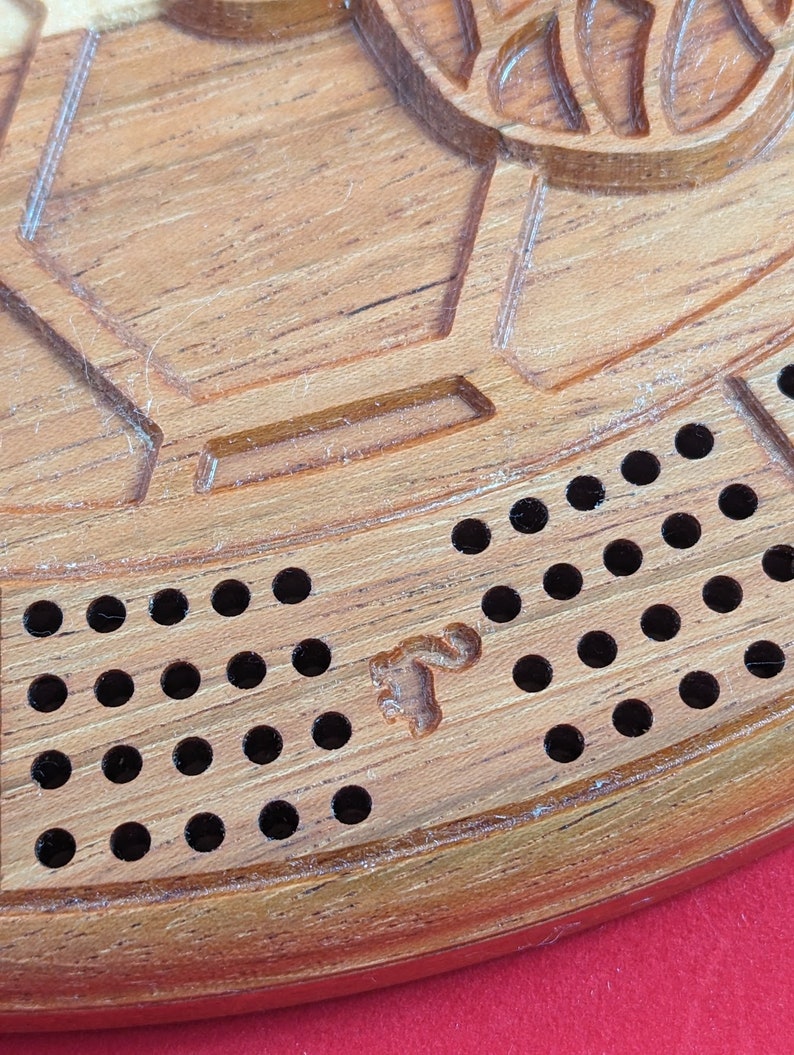 12-Zoll-Jatoba und Kirschholz-Cribbage-Brett mit Biene und Bienenwabe 3/4 Zoll dick Bild 3