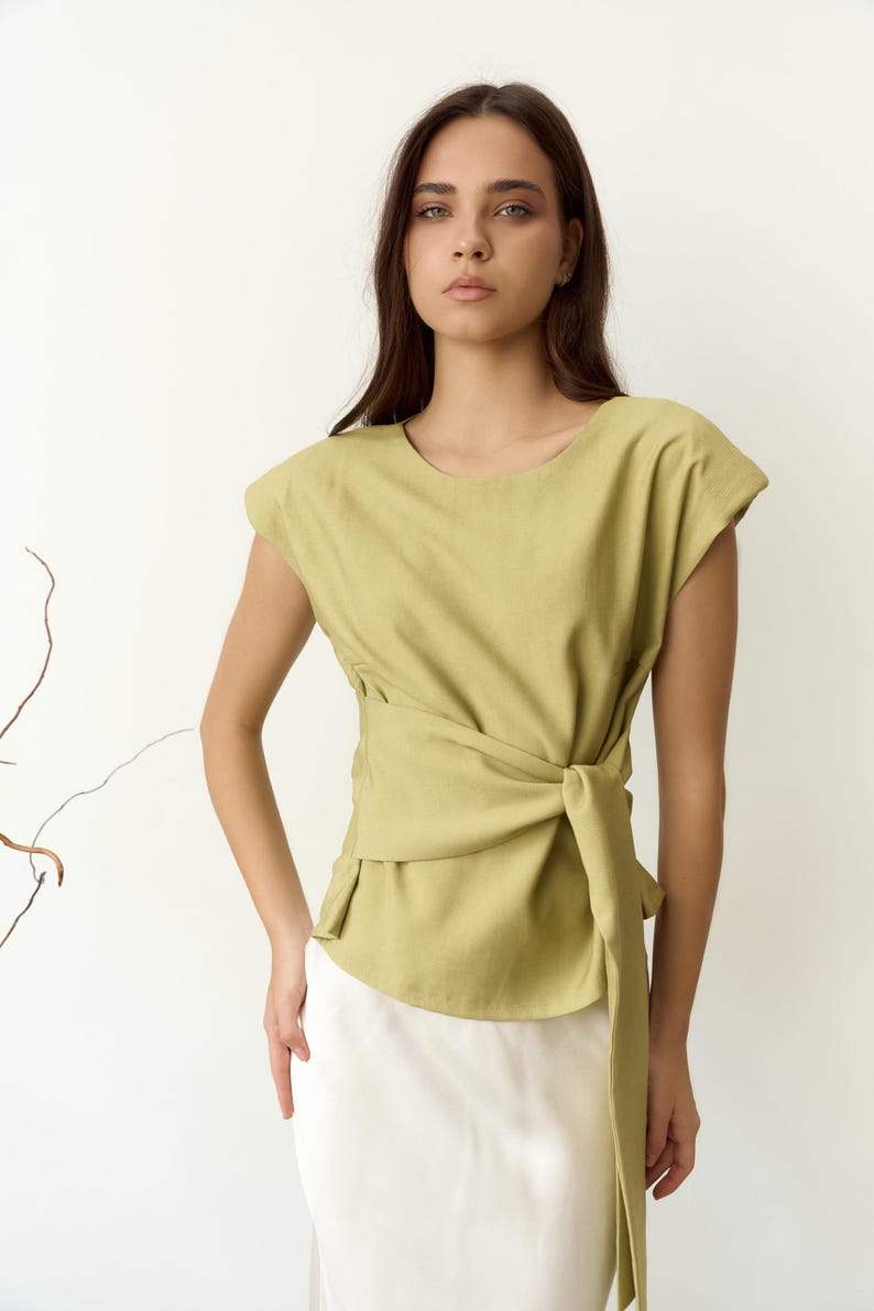 Tencel-omlottopp, blus med justerbar midja, t-shirt med knytband, minimalistisk sommarskjorta bild 2