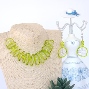 Murano Glass Exquisite Layered Spiral Disc Jewelry - Lime Green and Clear,Captivating Design, Elegant Craftsmanship, Necklace & Earrings Set