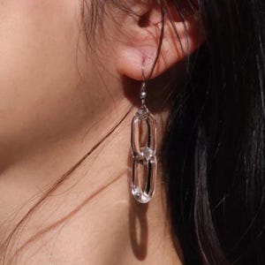 murano glass earrings, glass chain earrings, clear dangle earrings, lampworking jewelry, handmade earrings, handmade jewelry, handcrafted earrings, handcrafted jewelry, gift for her, gift for daughter, gift for sister, gift for her, gift for mother, mother's day gift, gift for girlfriend, hand blown jewelry, flameworking jewelry, stainless steel, gift box available