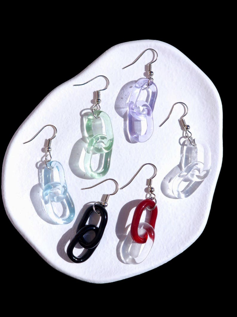 murano glass earrings, glass chain earrings, black dangle earrings, lampworking jewelry, handmade earrings, handmade jewelry, handcrafted earrings, handcrafted jewelry, gift for her, gift for daughter, gift for sister, gift for her, gift for mother, mother's day gift, gift for girlfriend, hand blown jewelry, flameworking jewelry, stainless steel, gift box available