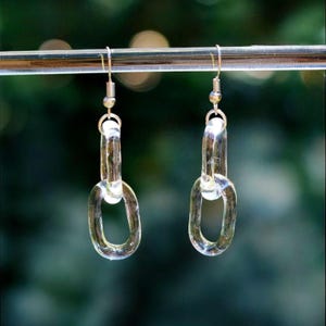 murano glass earrings, glass chain earrings, clear dangle earrings, lampworking jewelry, handmade earrings, handmade jewelry, handcrafted earrings, handcrafted jewelry, gift for her, gift for daughter, gift for sister, gift for her, gift for mother, mother's day gift, gift for girlfriend, hand blown jewelry, flameworking jewelry, stainless steel, gift box available