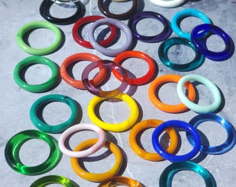 Anello impilabile in vetro di Murano colorato / 21 misure, 30 colori