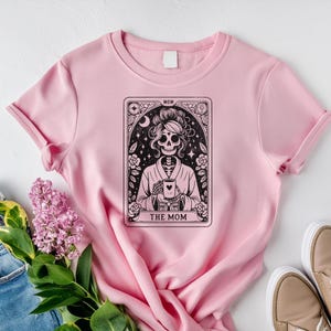 Skeleton Mom Tarot Card T-Shirt: Celestial Witchy Mama Tee