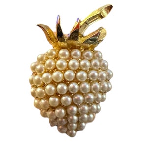 Vintage 1950s 1960s PELL/PED Gold Plated Strawberry Brooch w/ Pavé Faux Pearls Costume Jewelry image 1