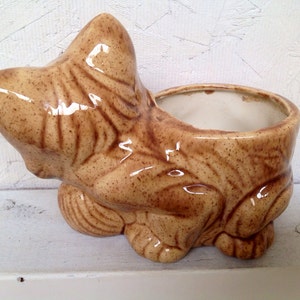 Vintage cat planter . Sweet 1970s kitten . Sienna brown glaze image 2