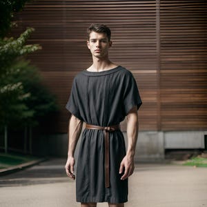 Medieval Men&#39;s Tunic in Charcoal Black | Ancient Peasant Vintage Garb | Comfortable and Durable  Costume | Historical Cosplay Costume