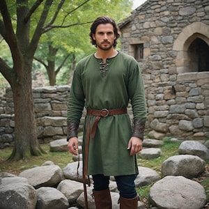Green Medieval Viking Tunic | Renaissance Laced Collar Men&#39;s Costume | Norse-Inspired Long Sleeve Outfit | Historical Festival Attire