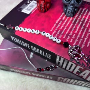 Bokmärk Devils Night